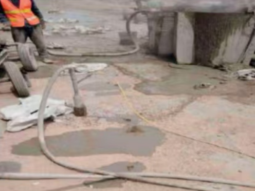 萧山水泥混凝土路面板底注浆技术 路面脱空注浆整治方案