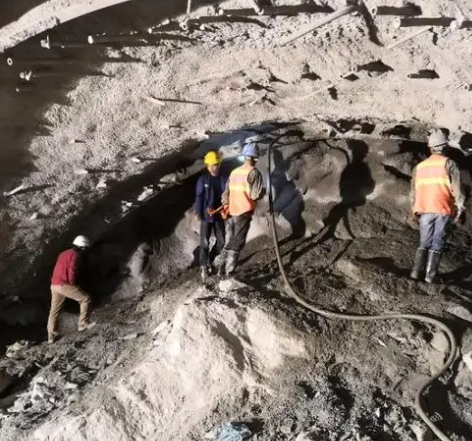 萧山拱顶带模注浆料的施工流程及注意事项